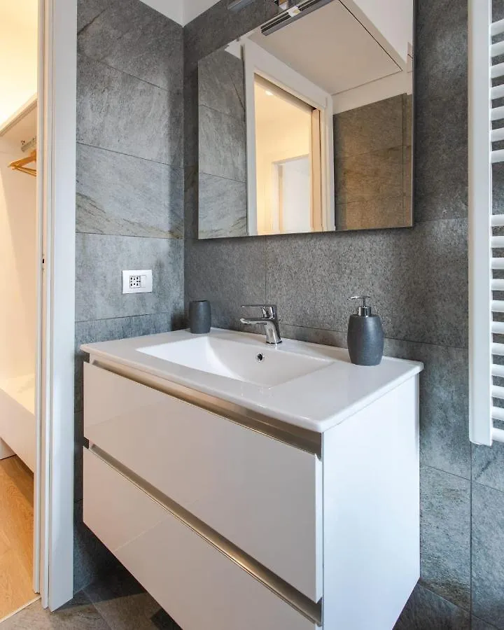 Al 32 Apartment Milan