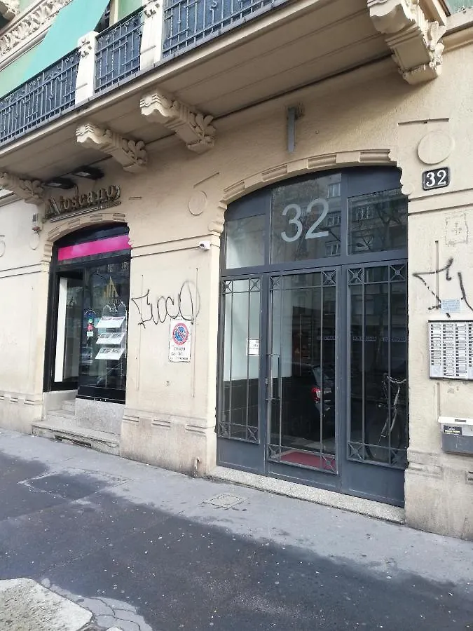 Al 32 Apartment Milan 0*,  Italy